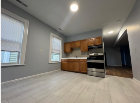 40-42 Center Street Unit 2R photo